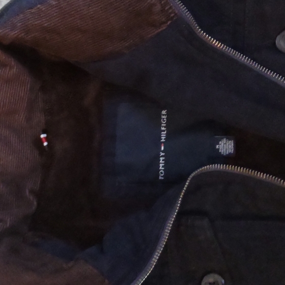 Tommy Hilfiger Men's winter jacket. Size medium in Excellent used condition - Picture 2 of 6